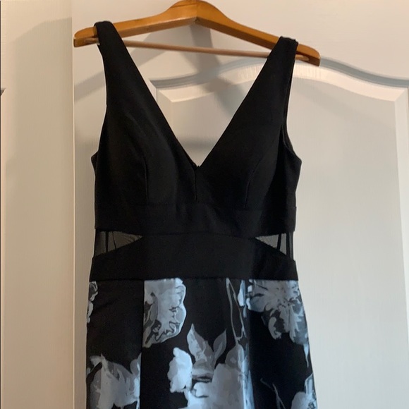 Evening gown! - Picture 4 of 4